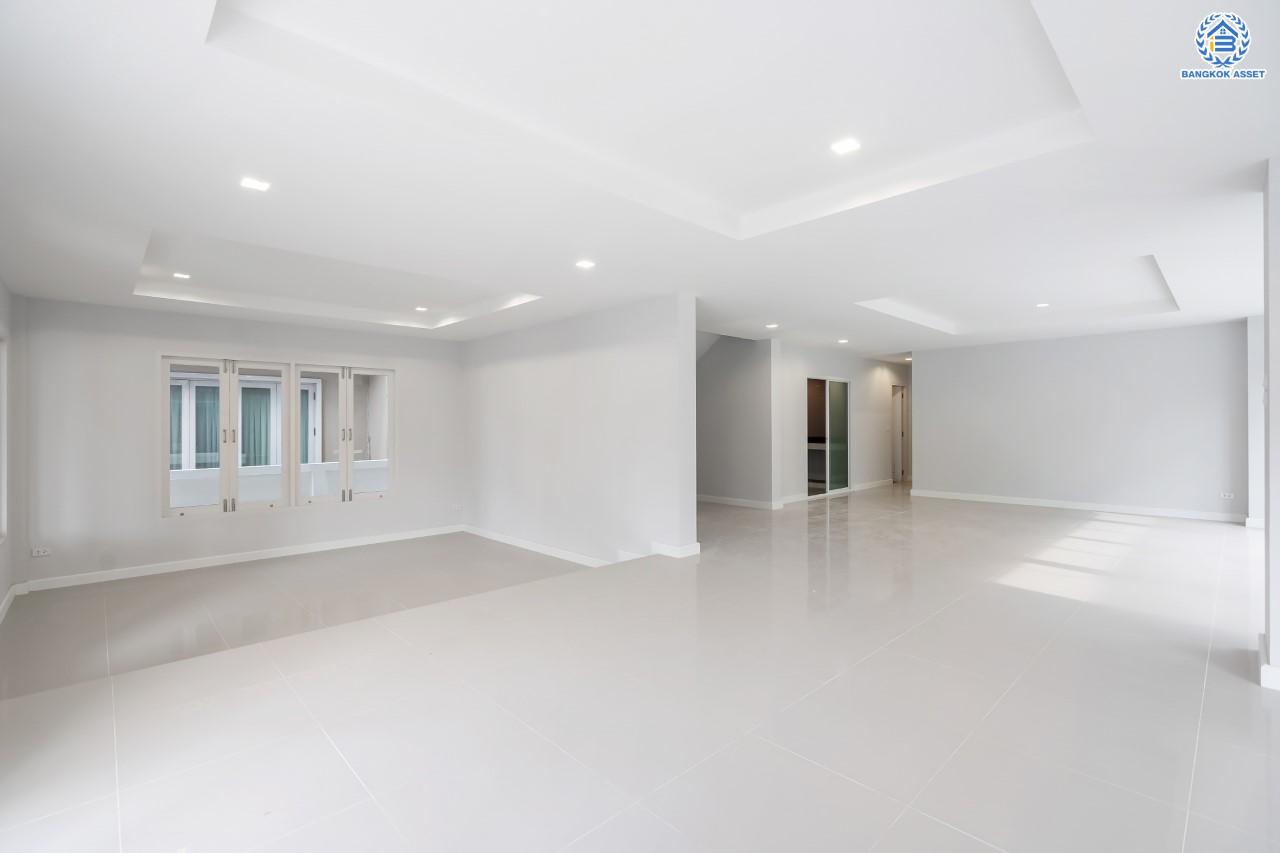 บ้านมือสองตกแต่งใหม่ ม.ธนทอง เอลลิแกนท์โฮม บางบอน4 รองรับทุกความสุข เนื้อที่ 118.1 ตร.ว. ฟังก์ชัน 5 ห้องนอน 5 ห้องน้ำ 1 ห้องแม่บ้าน จอดรถได้ 2 คัน พร้อม Living Area กว้างขวาง บนทำเลใกล้ทางด่วนเพชรเกษม, The Mall บางแค เชื่อมต่อ ถ.พุทธมณฑลสาย4 และ ถ.กาญจนาฯ